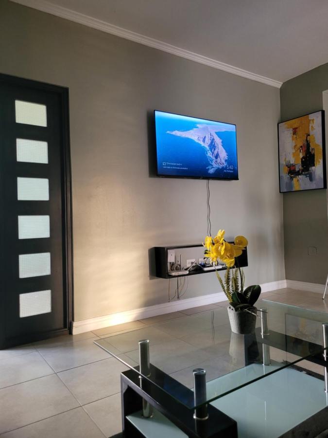 Odyssey On The 5Th - Exquisite Luxury Apt Kingston Exteriér fotografie